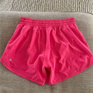 Hotty Hot High-Rise Lined Short 4" size 6